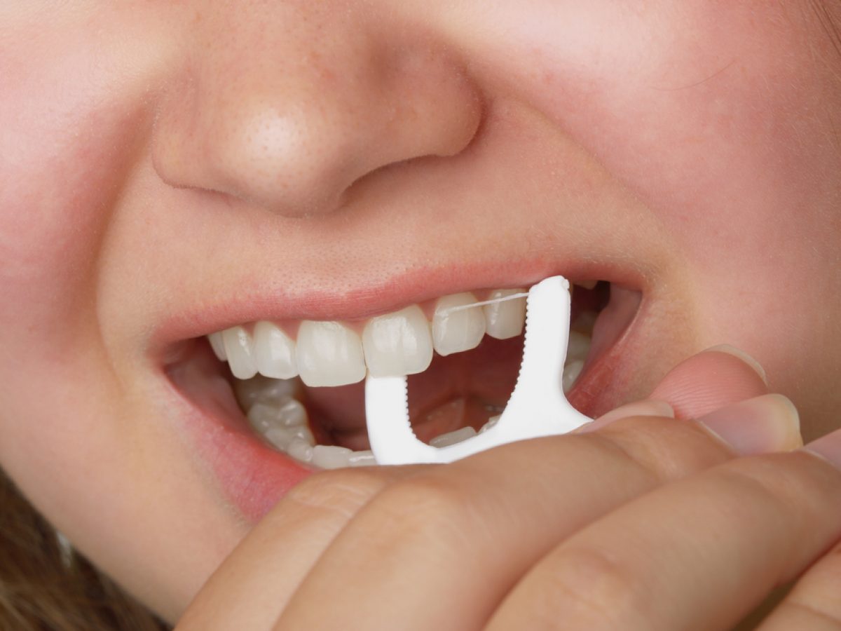 Dental Clinic How Use Dental Floss Picks Properly